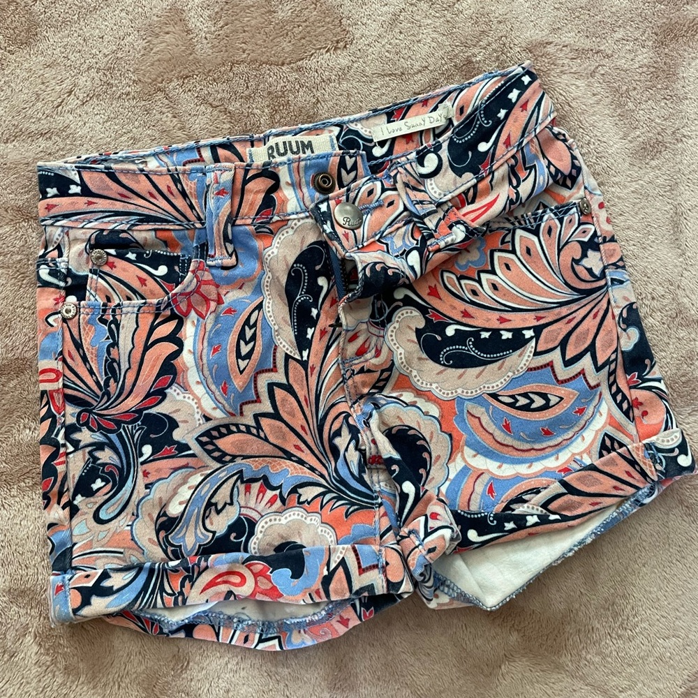 Ruum Kids Girls shorts Sz 5